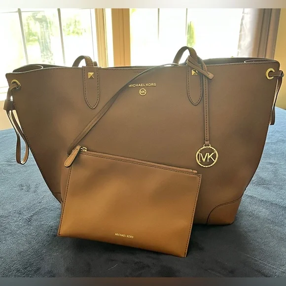 Michael Kors Tote Bag - Picture 2 of 14